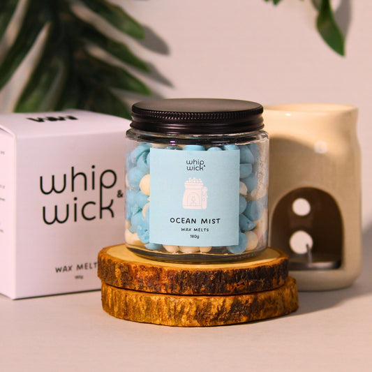 Ocean Mist Wax Melts with a refreshing blend of aqua, sea salt, amber, and musk, creating an invigorating sea breeze atmosphere for your home.