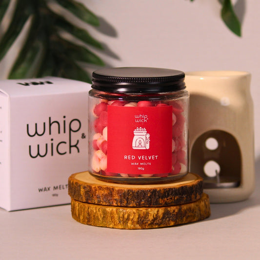 Red Velvet wax melts with creamy vanilla, cocoa, and sweet dessert notes – perfect for home fragrance lovers