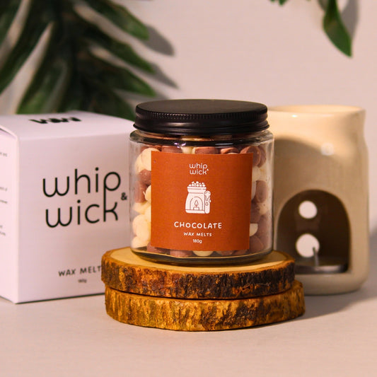 Chocolate Wax Melts with notes of rich chocolate, cream, vanilla, toffee, caramel, and whipped cream for a sweet, indulgent scent throughout your space.