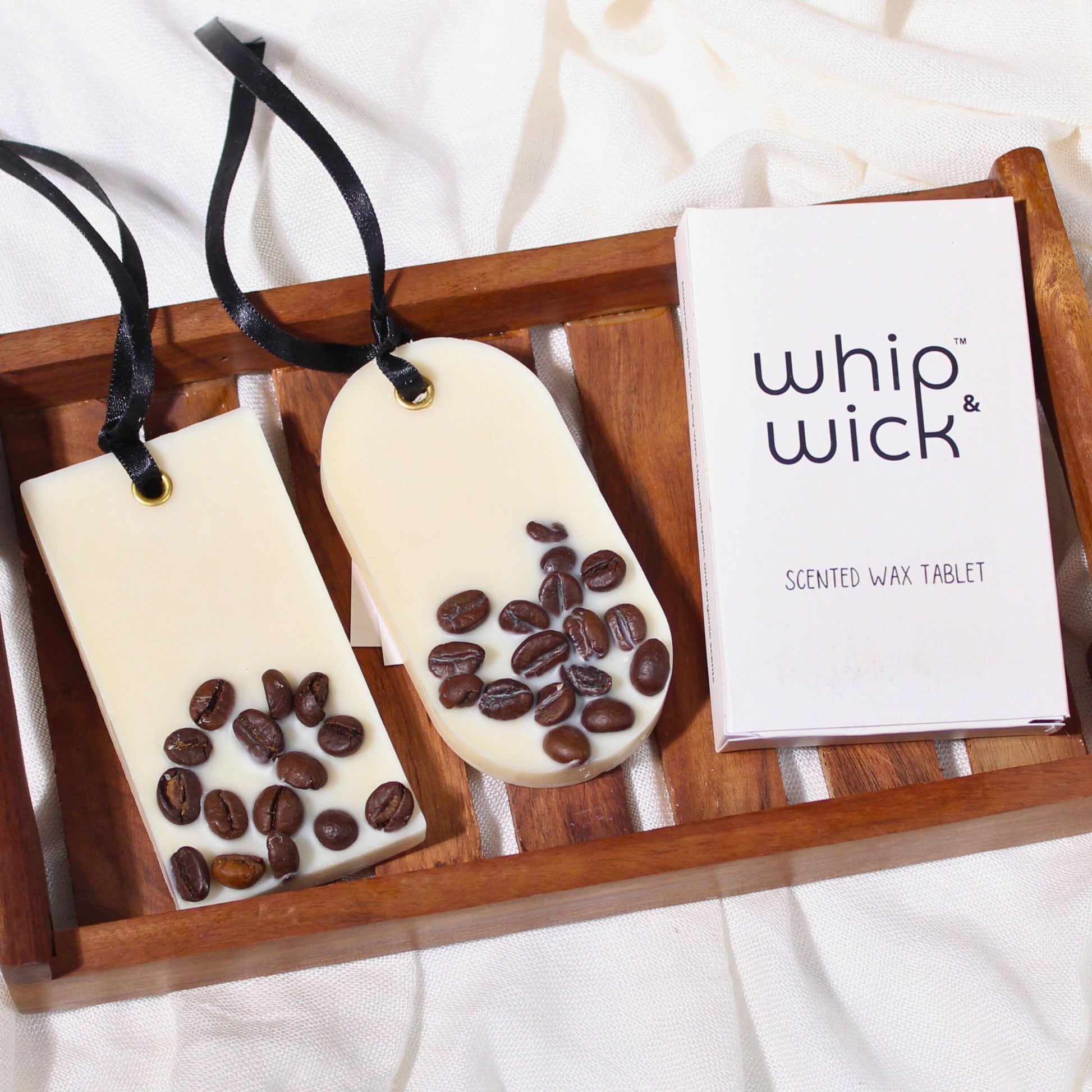 Say Coffeeee Wax Tablet with coffee beans, cocoa, sweet cream, and caramel for a rich and comforting fragrance.